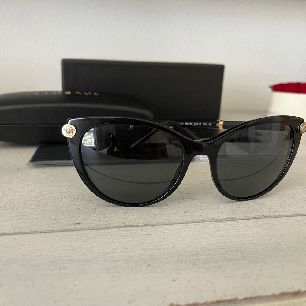 Versace sunglasses - Picture 5 of 7